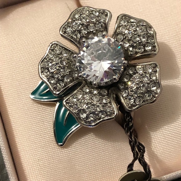 Juicy Couture Jewelry - Juicy couture flower ring